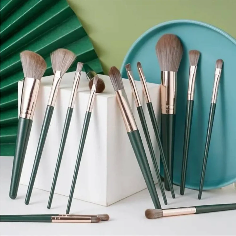 14pc Makeup Brush Set ❤️